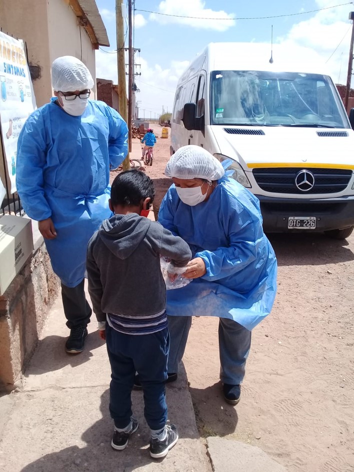 與當地醫(yī)院合作，開展健康預防檢測